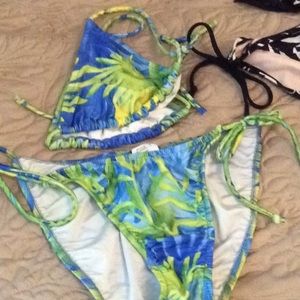 Set of 2 bikinis